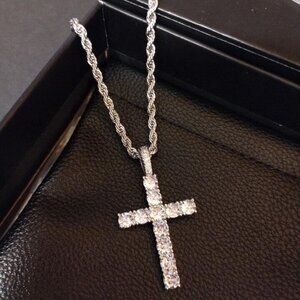 BRAND NEW MOISSANITE DIAMOND WHITE GOLD TONE CROSS PENDANT WITH ROPE CHAIN (NWB)